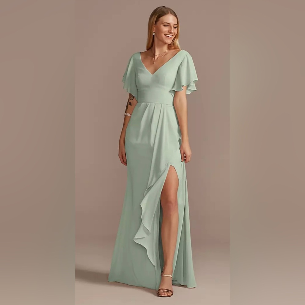 FLUTTER SLEEVE DRESS WITH CASCADE
IN DUSTYSAGE SIZE 8 NWT